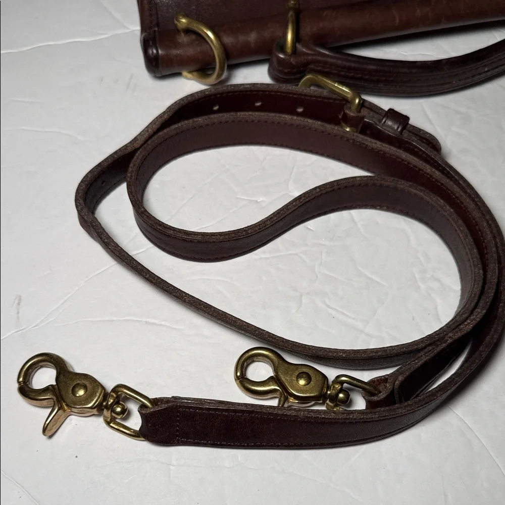 Coach Vintage Willis 9927 Brown Leather Messenger Bag with Gold Turn Lock - Picture 11 of 13